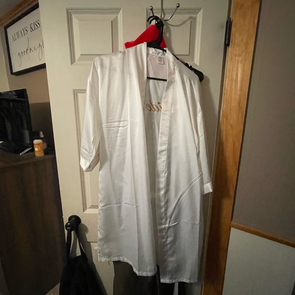 Bride robe - Picture 2 of 2